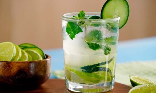Cóctel mojito de pepino saludable