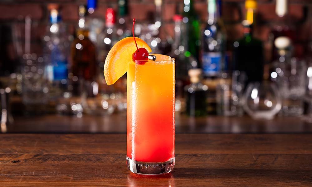 Como hacer el coctel malibu sunrise f谩cil